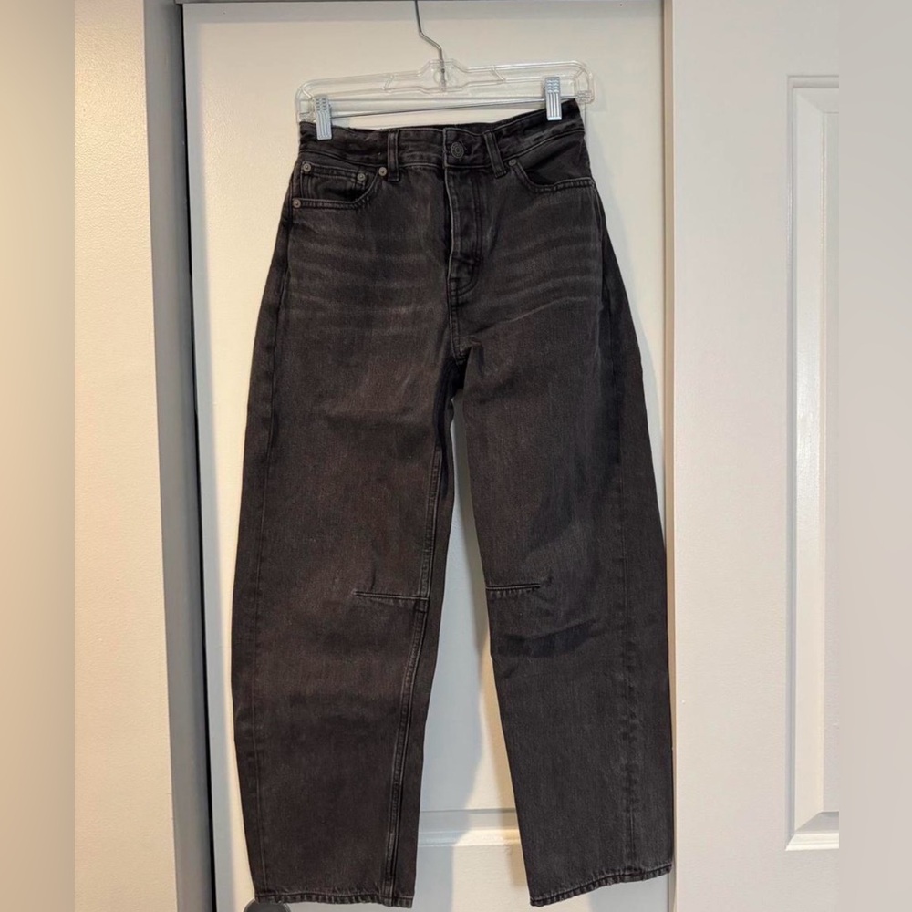 Madewell black darted barrel Jean size 24